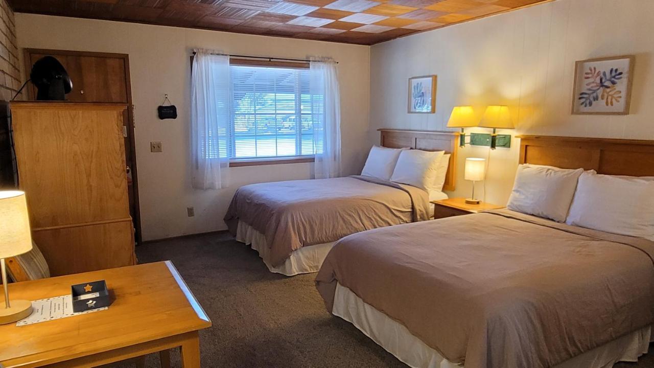 Moonlight Resort Suites & Sleeps Hoodsport Exterior photo